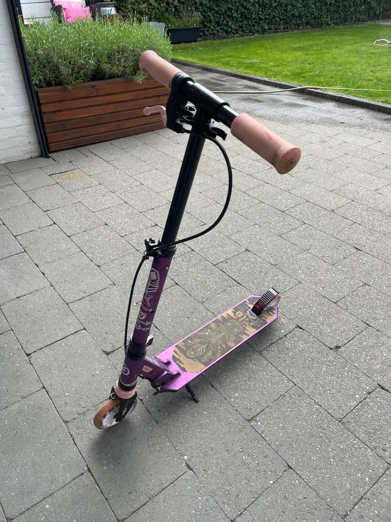 Paarse step met roze handvatten en rem, Fietsen en Brommers, Steps, Gebruikt, Gewone step, Ophalen of Verzenden