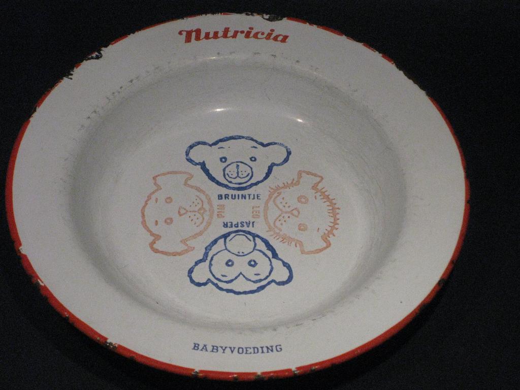 Nutricia Emaille Kinderbord Bruintje/Leo/Jasper/Pim, Ophalen