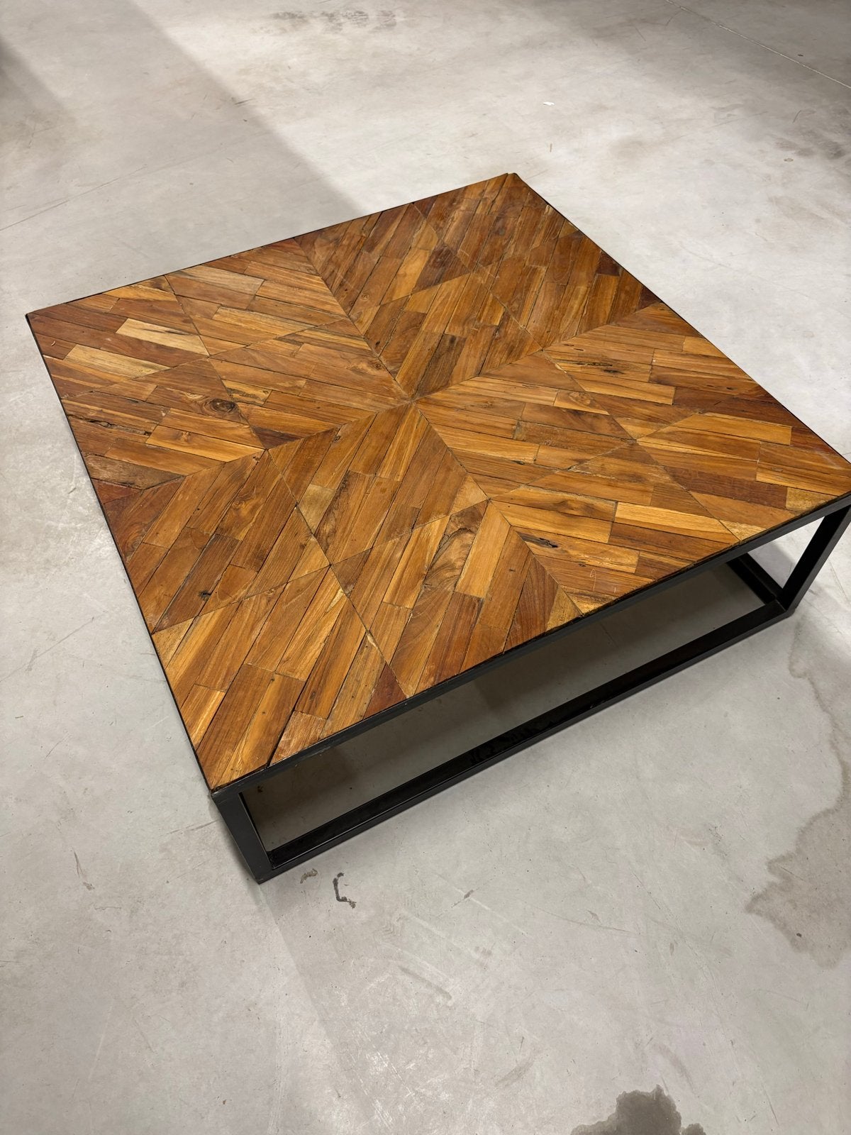 Salontafel van hout met metalen frame, Ophalen, Gebruikt, Vierkant, 50 tot 100 cm