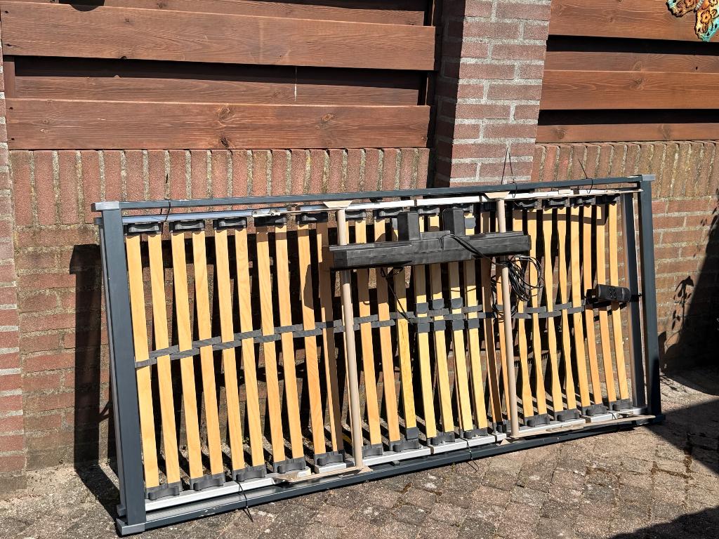 Elektrische lattenbodem Bossflex 90x200 – werkt perfect, Huis en Inrichting, Slaapkamer | Matrassen en Bedbodems, Ophalen, 90 cm