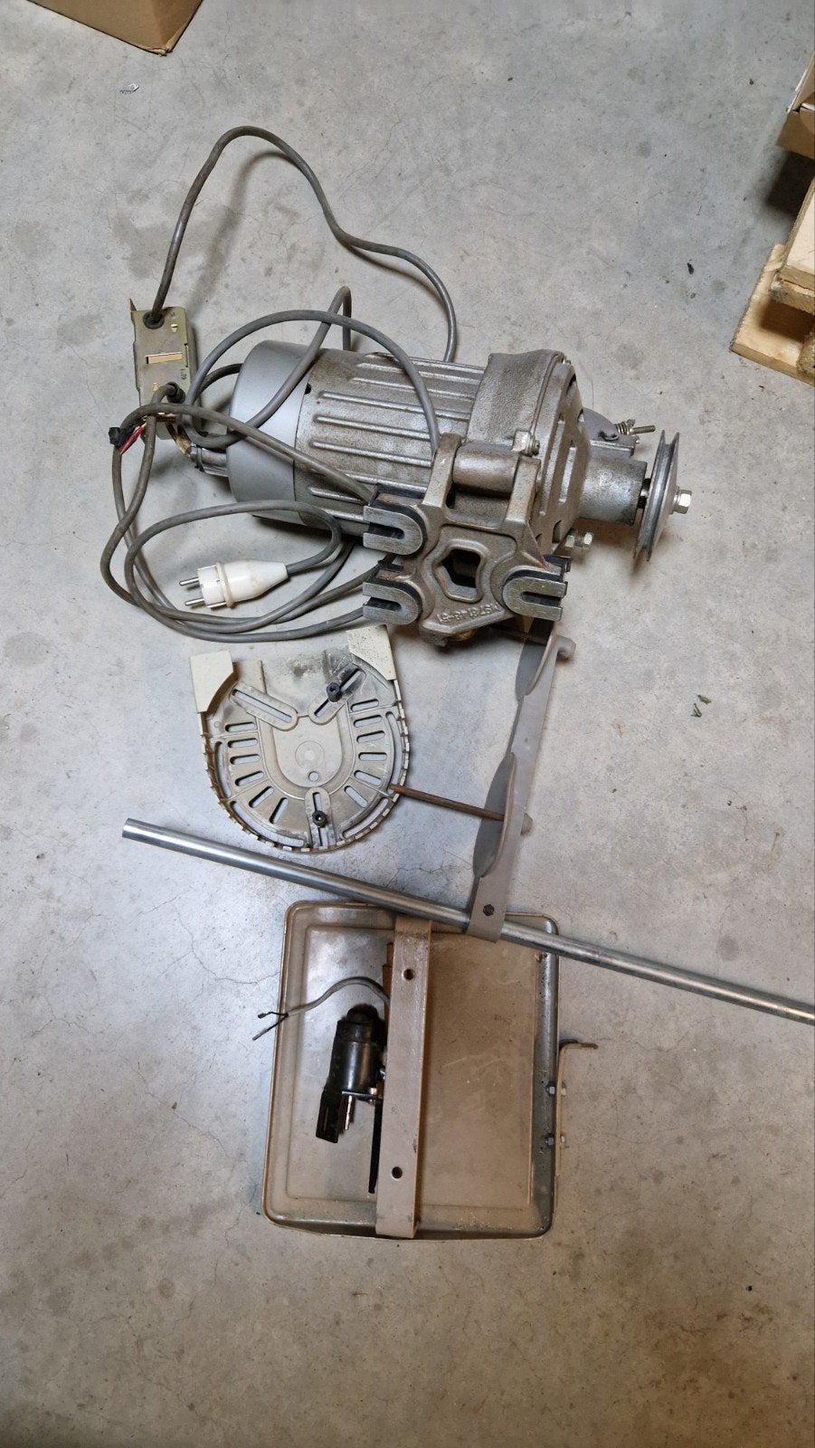 naaimachine motor en onderdelen, Ophalen, Gebruikt, Naaimachine, Overige merken