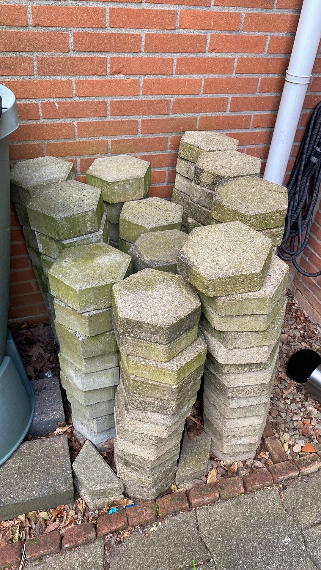 Gratis Stenen op te halen, Tuin en Terras, Tegels en Klinkers, Ophalen, Gebruikt, Klinkers, Minder dan 5 m²