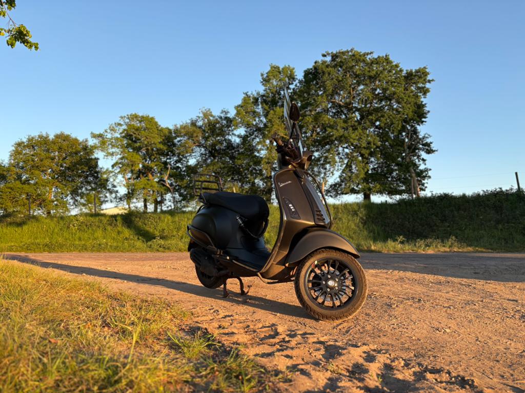 Vespa Sprint S - 50cc - mat/zwart van 2023 - opties XL, Ophalen of Verzenden, Zo goed als nieuw