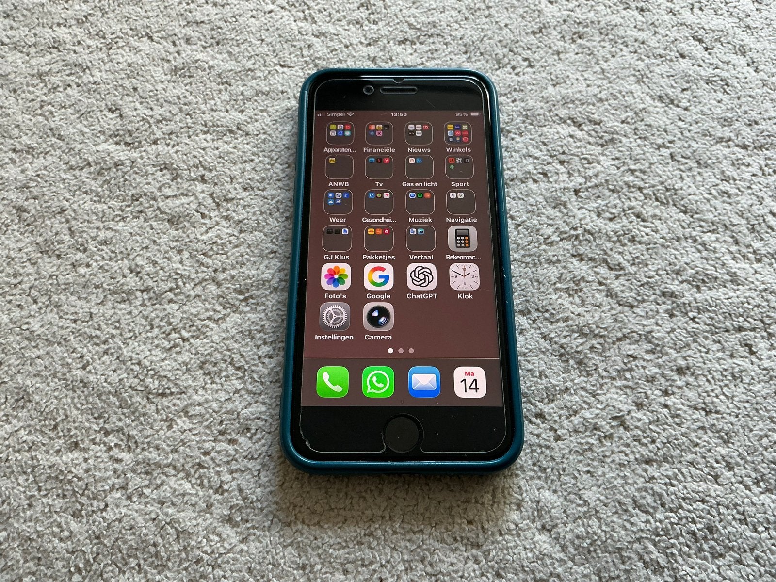 2x iPhone SE 2022 (Zwart & Wit) met accessoires, Telecommunicatie, Gebruikt, Zwart, Ophalen of Verzenden, 64 GB