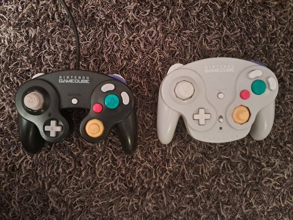 Nintendo GameCube + 2 controllers + kabels + memor + spellen, Ophalen, Controller