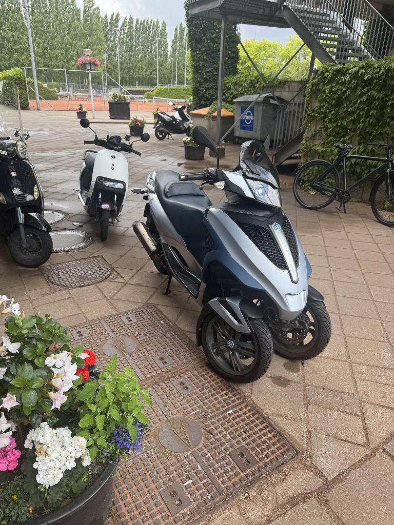 Piaggio MP3 300 YOURBAN LT