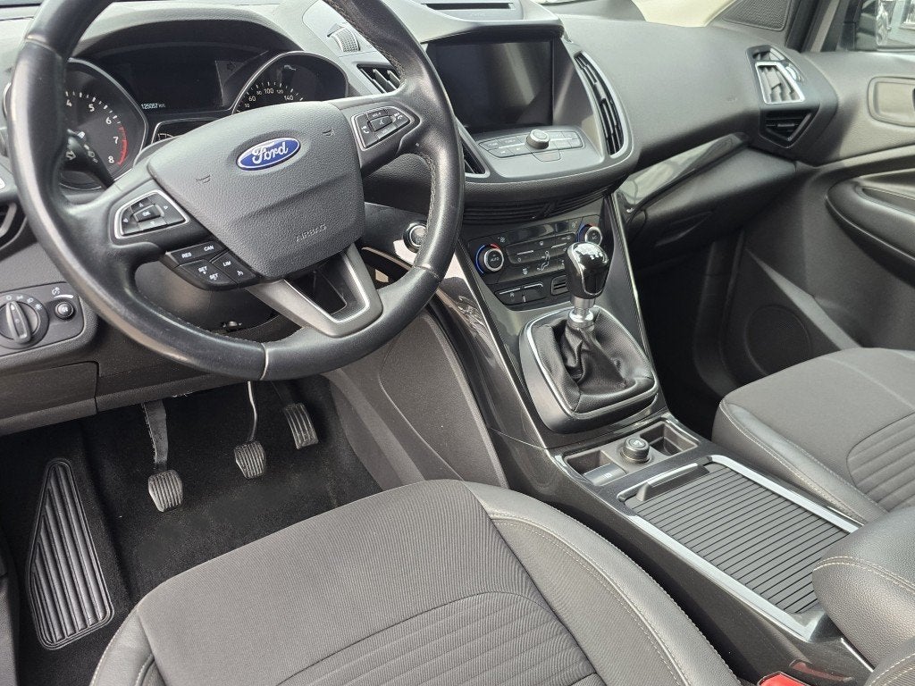 Foto 13 van Ford Kuga 1.5 EcoBoost Titanium D-Riem vervangen mooie auto