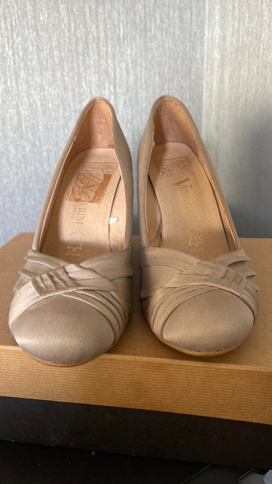 Venturini pumps maat 39, Beige, Nieuw, Sandalen of Muiltjes, Ophalen of Verzenden