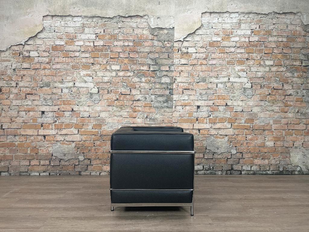 Cassina LC2 bij TheReSales, Huis en Inrichting, Ophalen, Minder dan 75 cm, Design, Leer