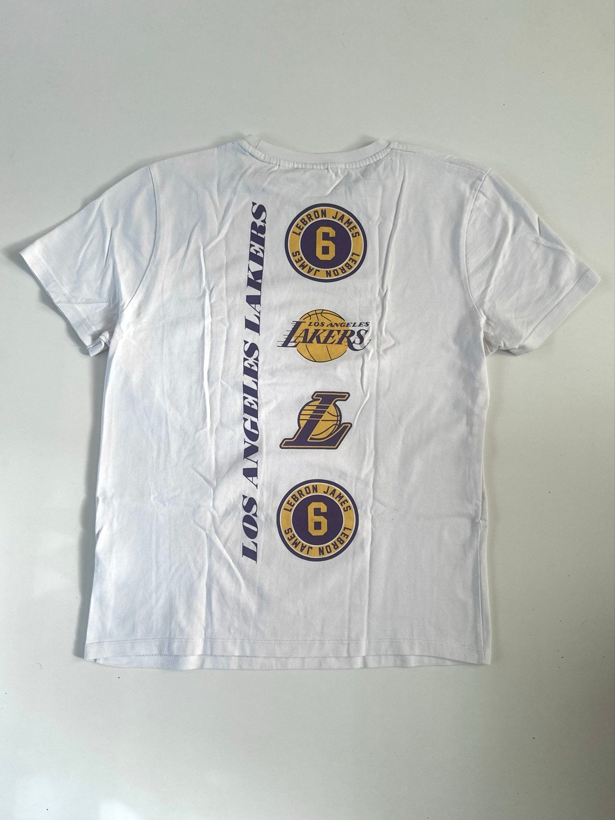 NBA Los Angeles Lakers LeBron James T-shirt Maat M, Ophalen of Verzenden, Zo goed als nieuw, Maat 48/50 (M), Wit
