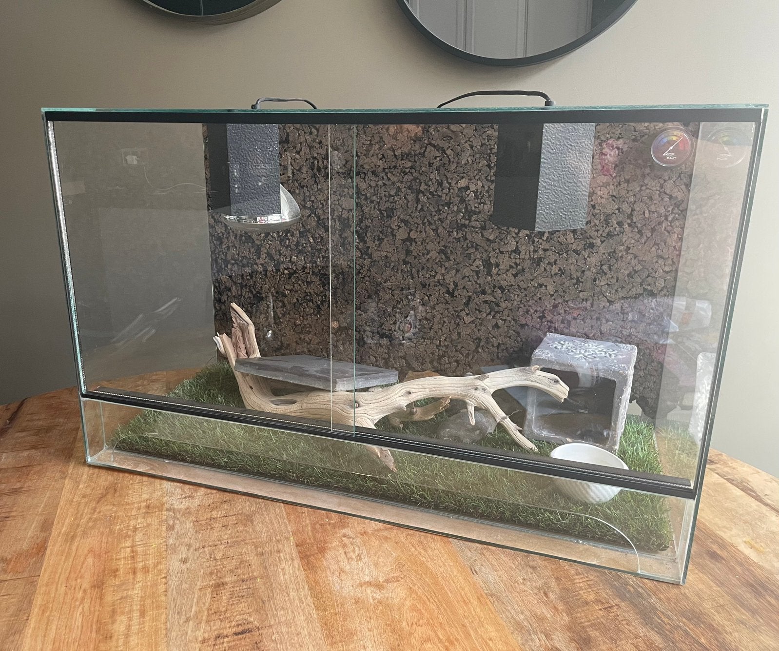 Terrarium met warmtelamp, Ophalen, Zo goed als nieuw