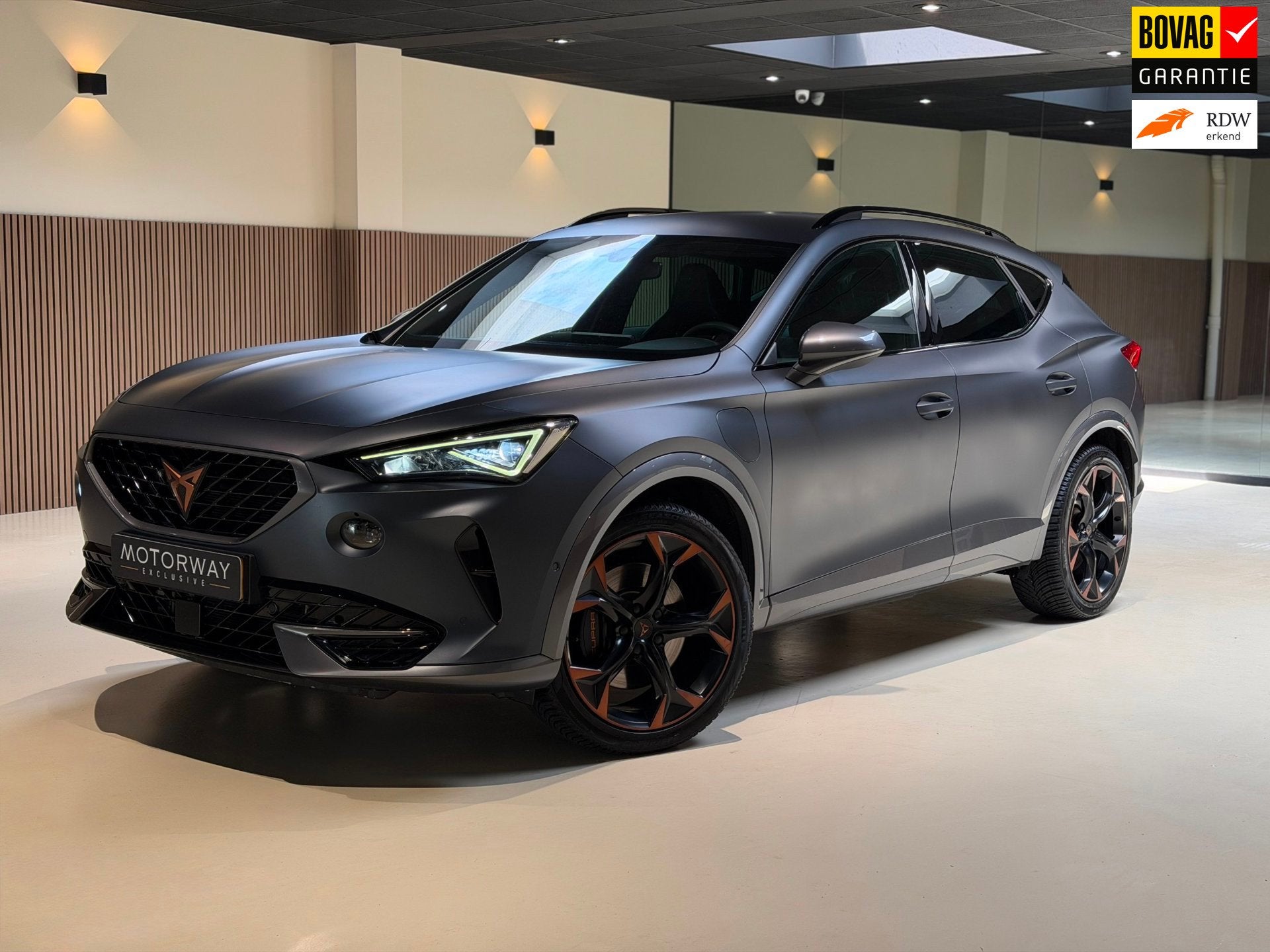 Cupra Formentor 1.4 e-Hybrid VZ Copper Edition|Sfeer|Camera|, Auto's, 12 maanden, Gebruikt, 4 cilinders, Leder en Stof