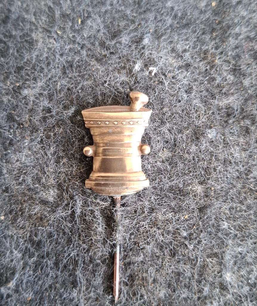 Vintage Zwitsal Vijzel Speld - Zware Kwaliteit, Overige materialen, Gebruikt, Minder dan 4 cm, Ophalen of Verzenden