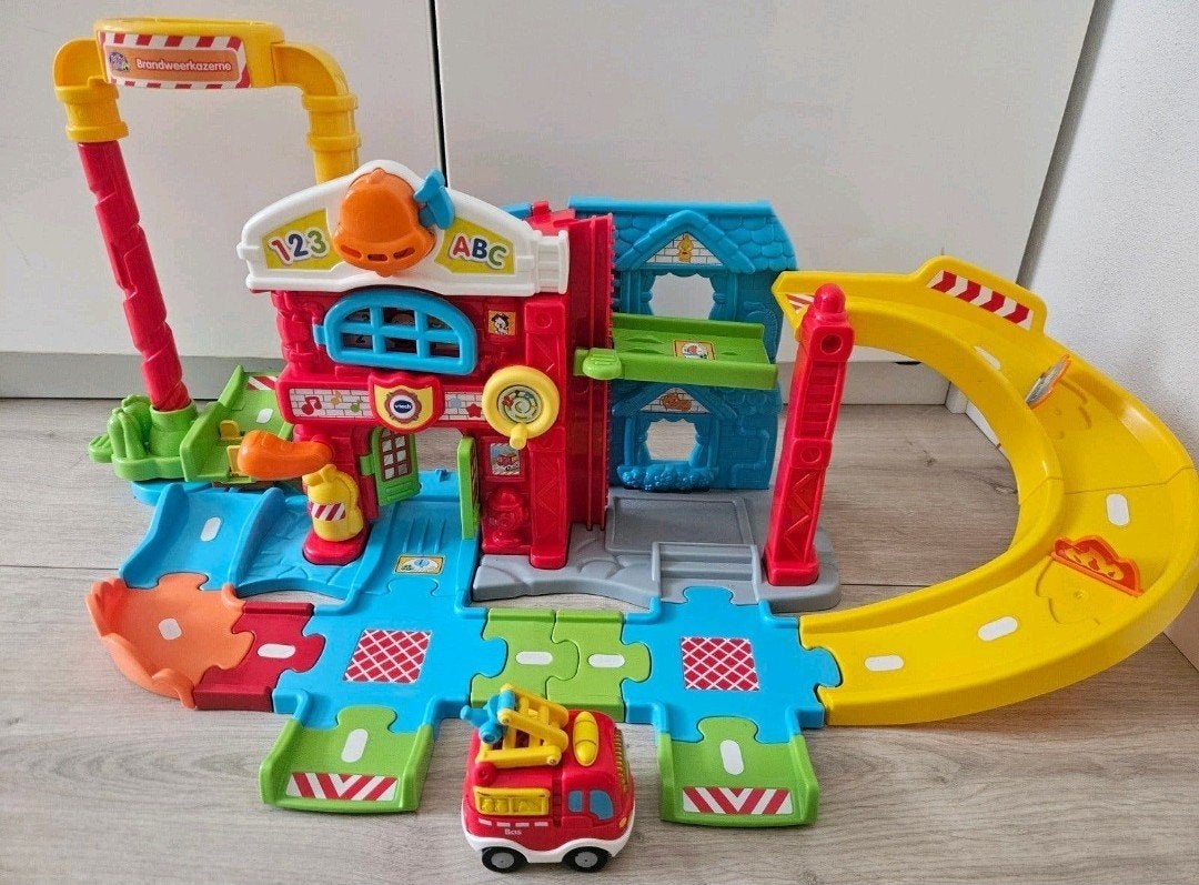 VTech Toet Toet Brandweerkazerne, Ophalen, Gebruikt, Overige typen, Met licht