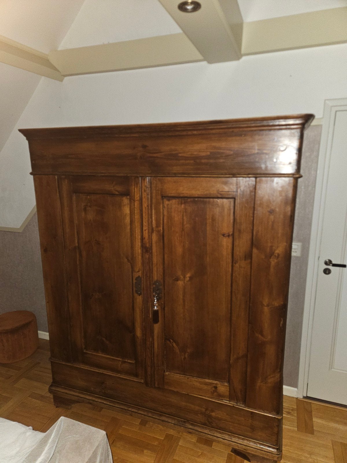Mooie antieke kleding kast, Ophalen