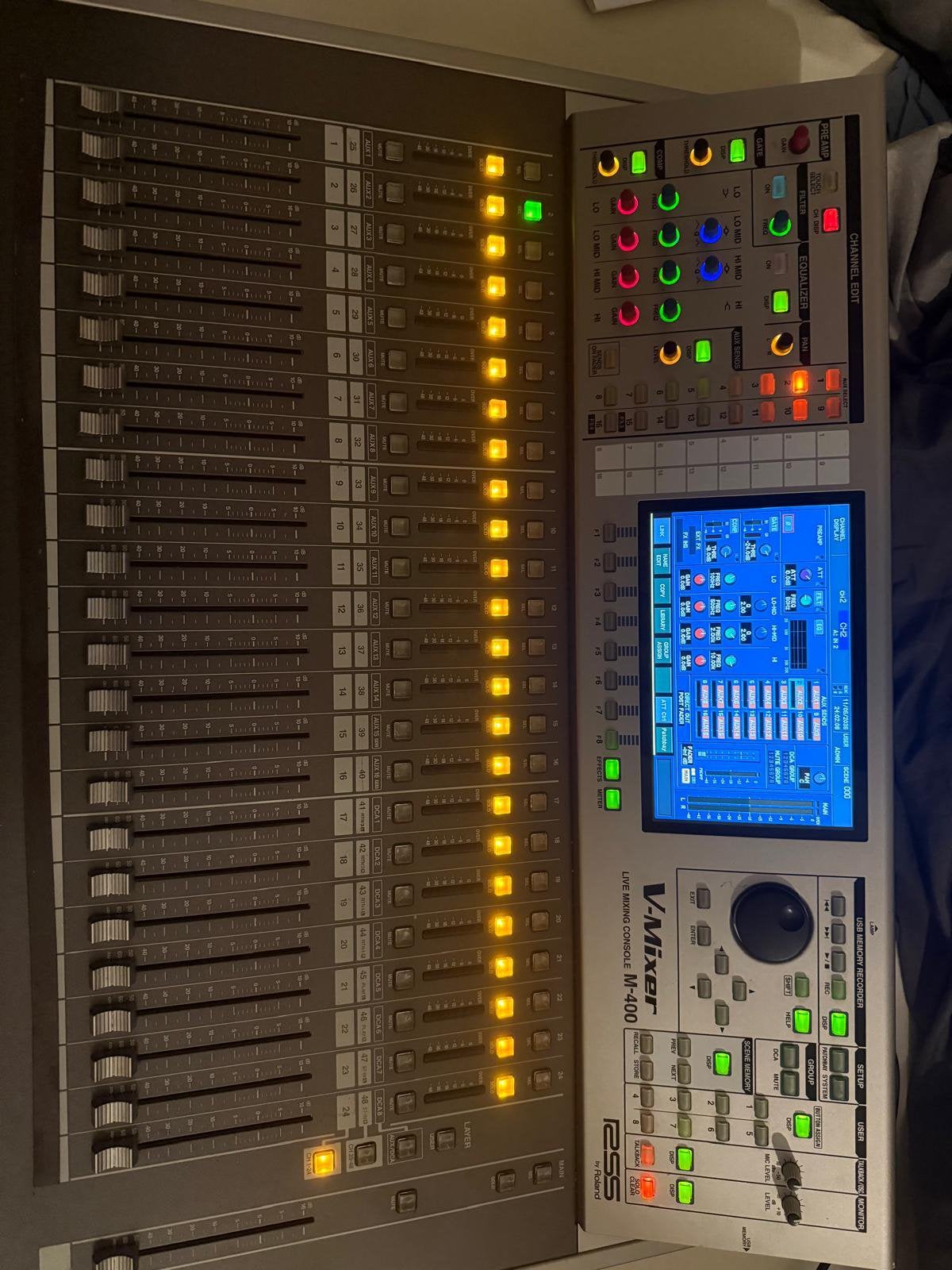 Te koop roland vm 400 rss digitale mengtafel, Muziek en Instrumenten, Mengpanelen, Ophalen, Zo goed als nieuw