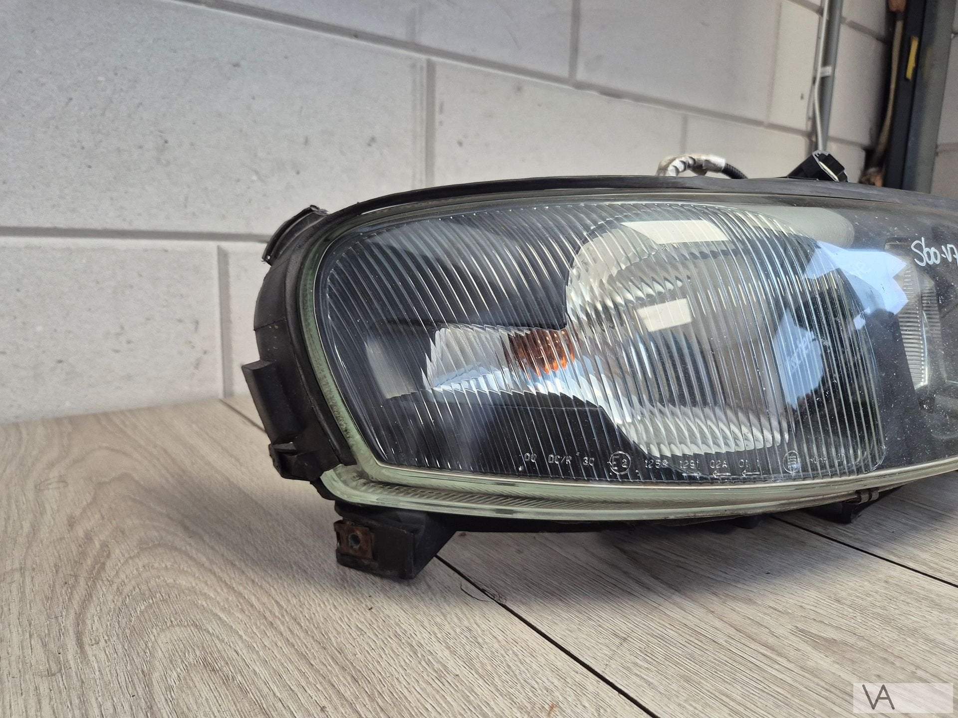 Koplamp XENON rechts van Volvo S60 V70 XC70 2000-2004 €125, Gebruikt, -, -, Ophalen of Verzenden