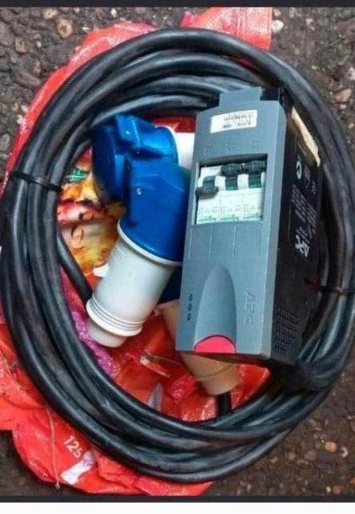 Stroomverdeler met zekeringen en kabel, Ophalen, Gebruikt, Overige merken, Overige typen