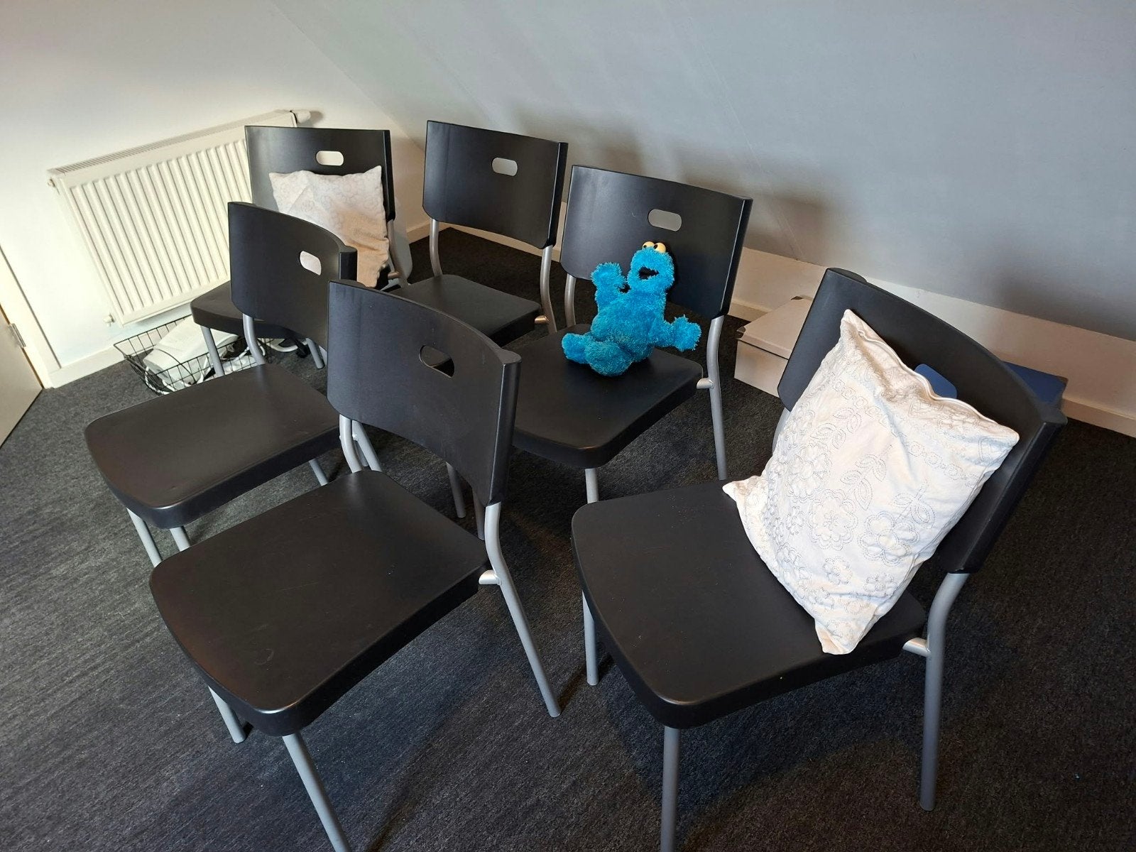 Set van 6 stapelbare zwarte stoelen, Ophalen, Zwart, Modern, Functioneel, Vijf, Zes of meer stoelen