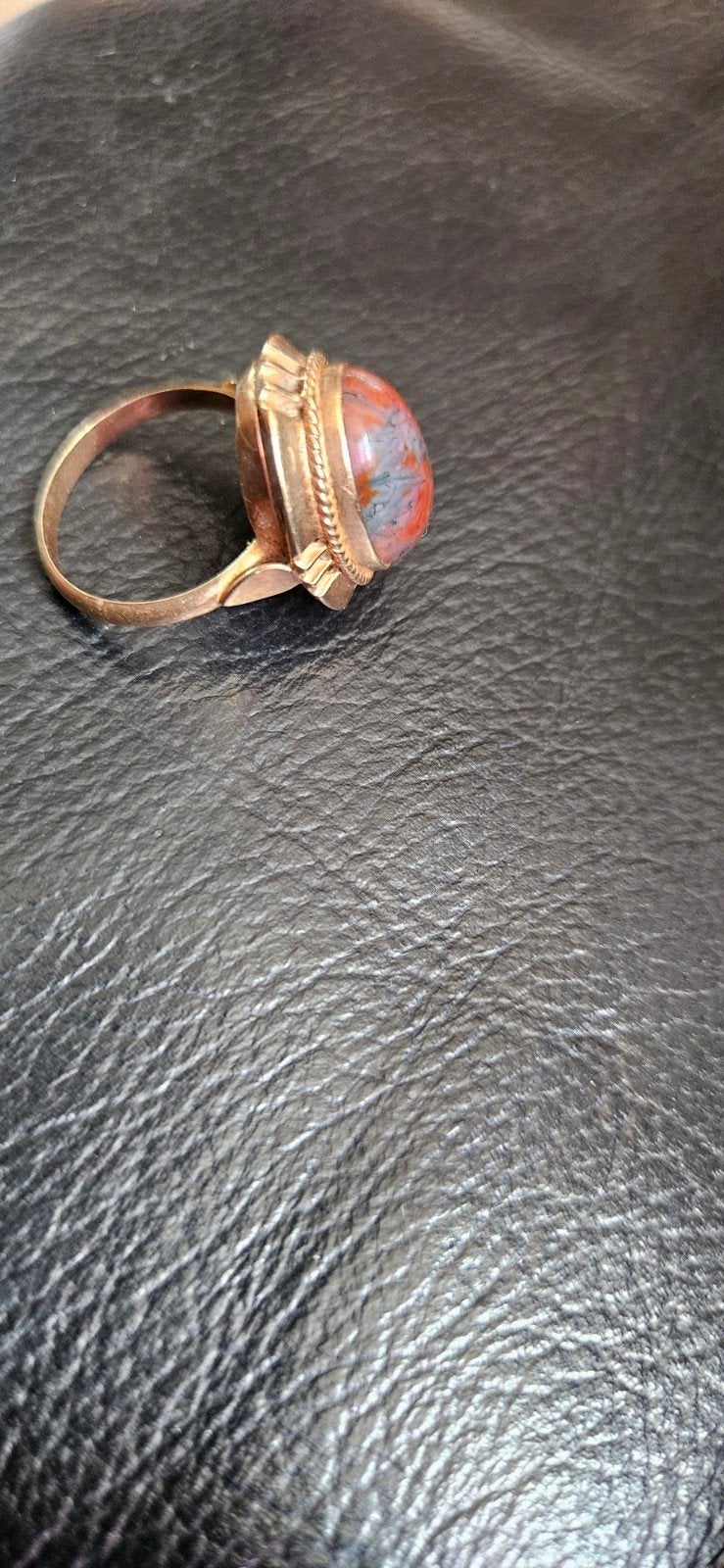 Gouden dames ring heel apart met mosagaat steen, Ophalen of Verzenden, 17 tot 18, Dame, Goud