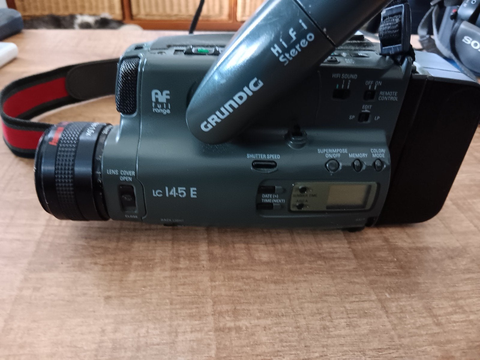 Grundig LC 145 E Videocamera met Hama lens, Audio, Tv en Foto, Videocamera's Analoog, Ophalen of Verzenden, Overige soorten, Camera