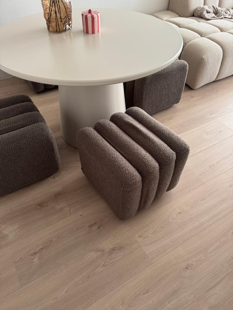 Boucle goossens poef donkerbruin 4x, Huis en Inrichting, Banken | Voetenbanken en Poefen, Vierkant, Minder dan 50 cm, Ophalen of Verzenden
