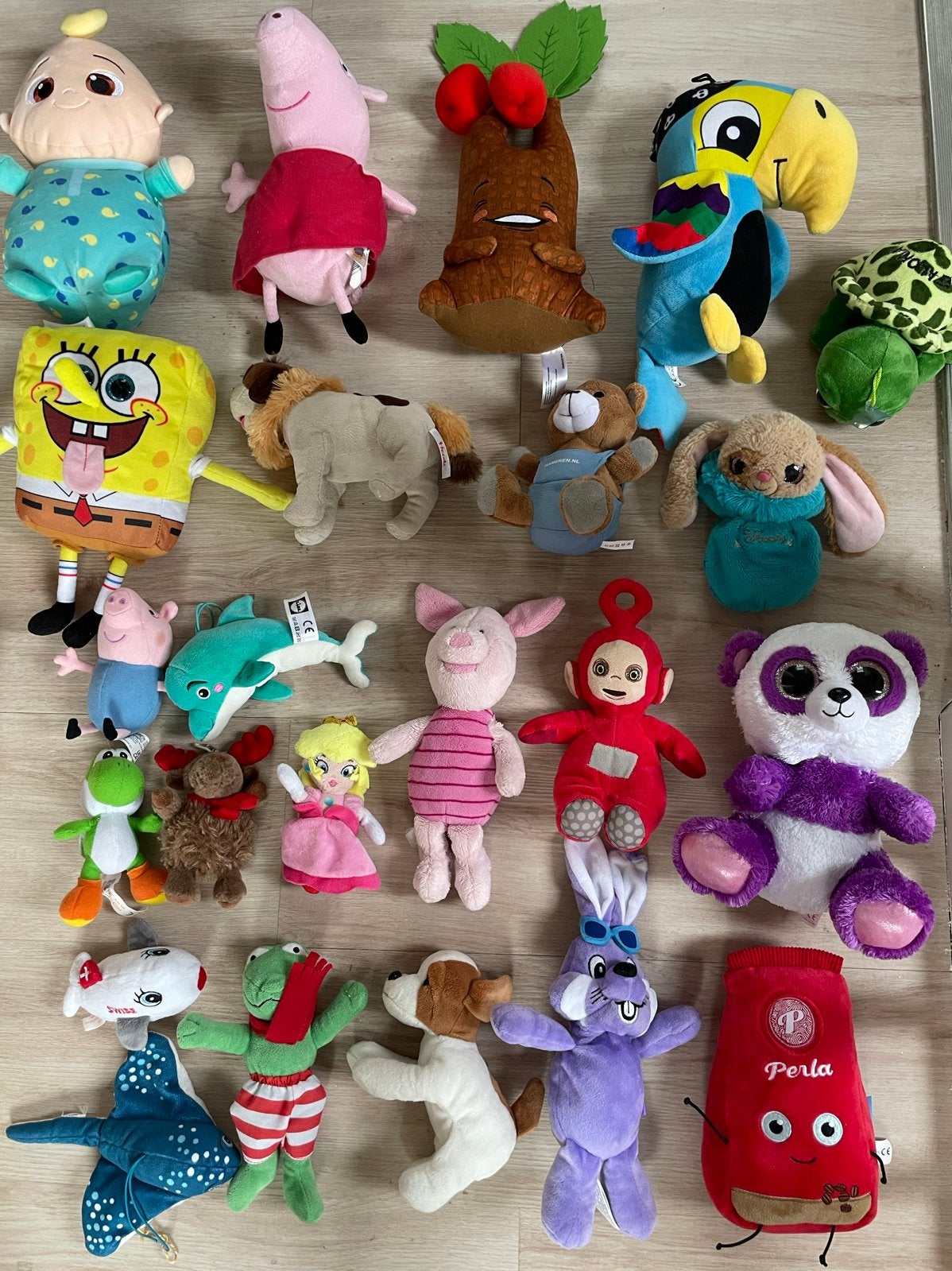 Grote collectie knuffels: Disney, SpongeBob, Peppa Pig en me, Gebruikt, Disney, Ophalen of Verzenden, Met label
