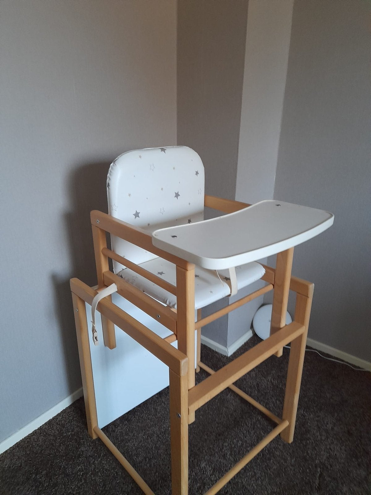 Kinderstoel en babybed, Ophalen, Zo goed als nieuw, Tafel(s) en Stoel(en)