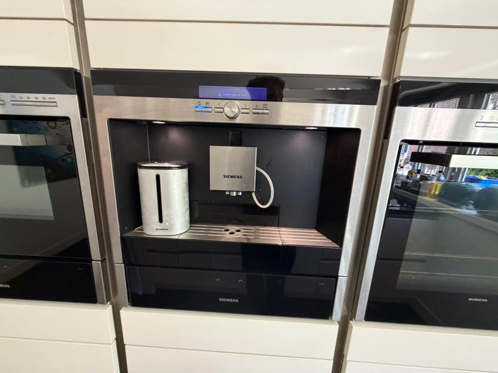 Siemens Studioline Espressomachine TK76K573/06, Witgoed en Apparatuur, Koffiezetapparaten, Ophalen, Zo goed als nieuw, Espresso apparaat