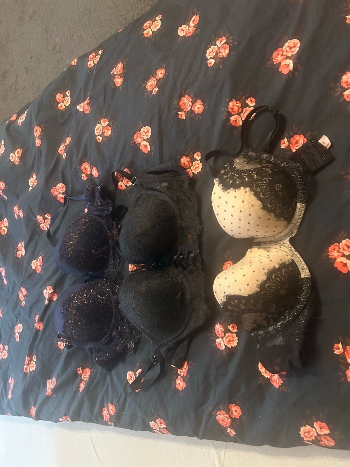 3 Hunkemöller BH's - Maat 75D, Ophalen, Zwart, BH