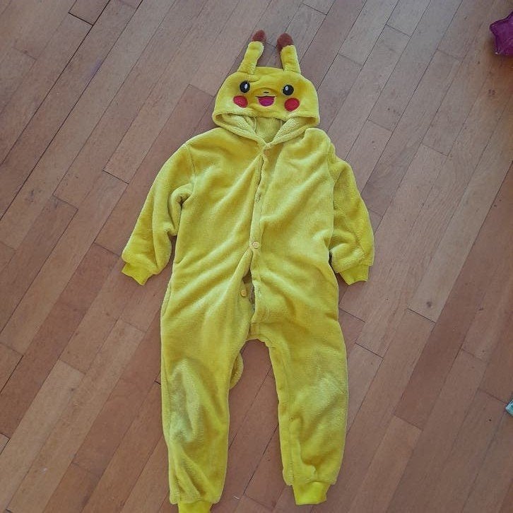 Pikachu Onesie Maat 110 - Comfortabel en Leuk!, Nacht- of Onderkleding, Gebruikt, Jongen of Meisje, Ophalen of Verzenden