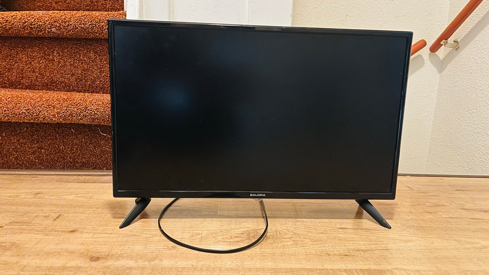 Salora 24 inch LED TV met muurbeugel en afstandsbediening, LED, HD Ready (720p), Zo goed als nieuw, 60 tot 80 cm