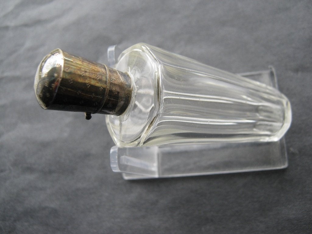 Antiek Kristallen Parfumflesje m. Zilveren dop en hals, Antiek en Kunst, Verzenden, Zilver
