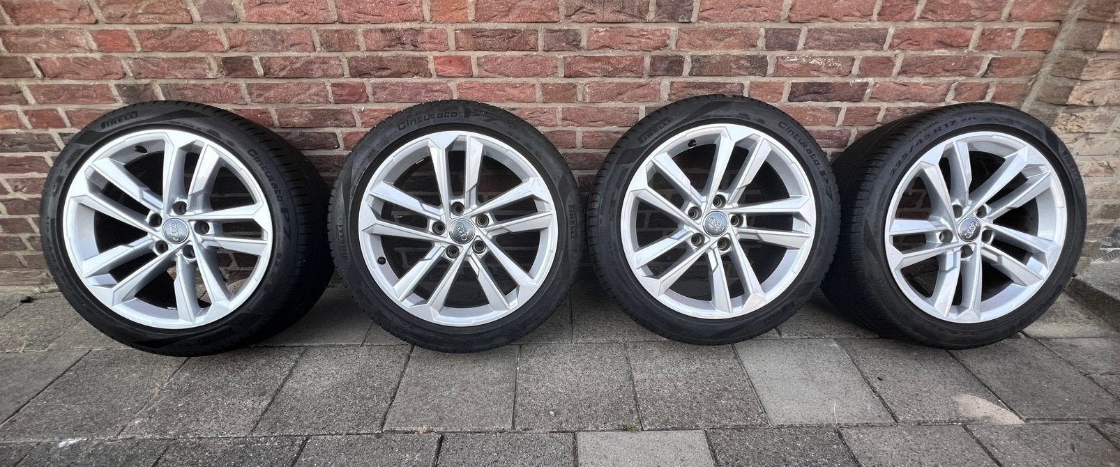 Audi 17 inch velgen, Auto-onderdelen, Banden en Velgen, Ophalen, 17 inch, Zomerbanden, 225 mm