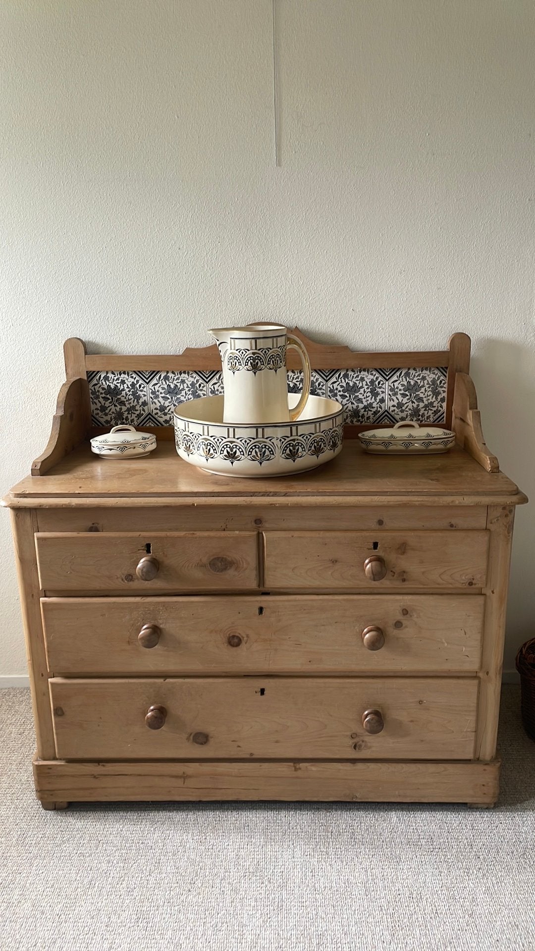 Antiek grenen commode incl franse wasset /lampetset, Ophalen