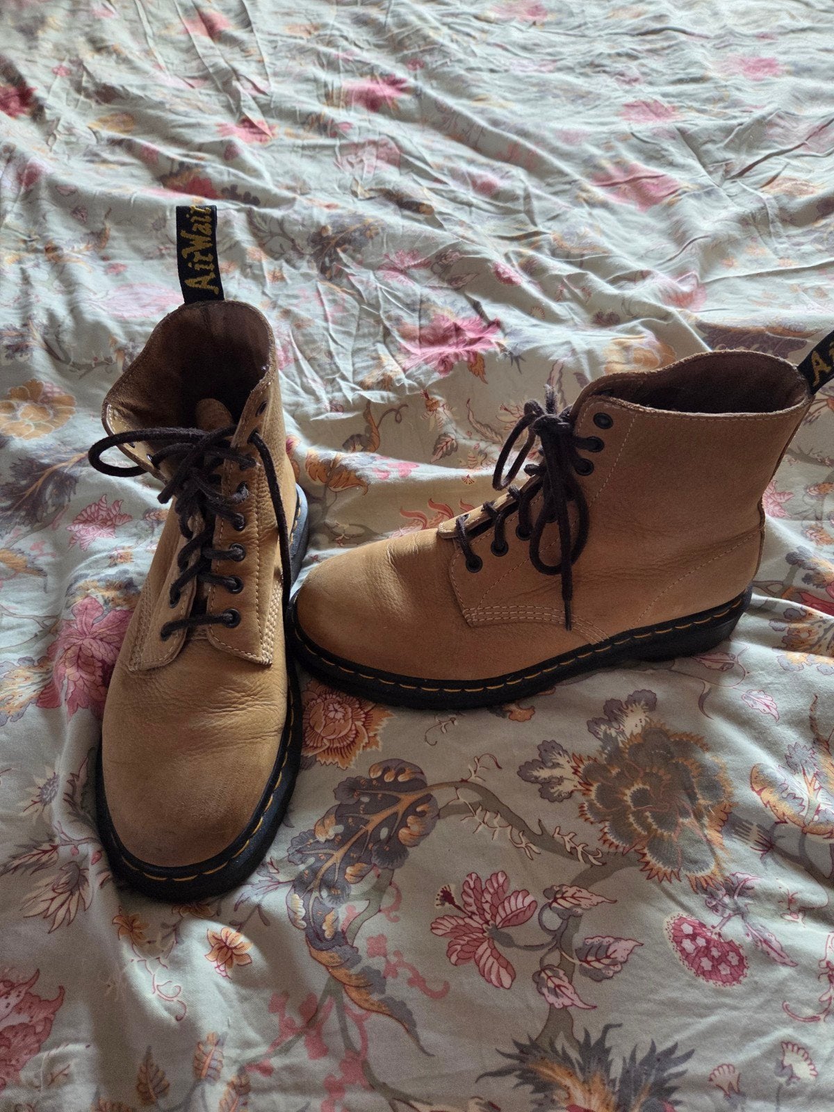Dr Martens AirWair 41, Kleding | Dames, Schoenen, Zwart, Lage of Enkellaarzen, Ophalen of Verzenden, Zo goed als nieuw