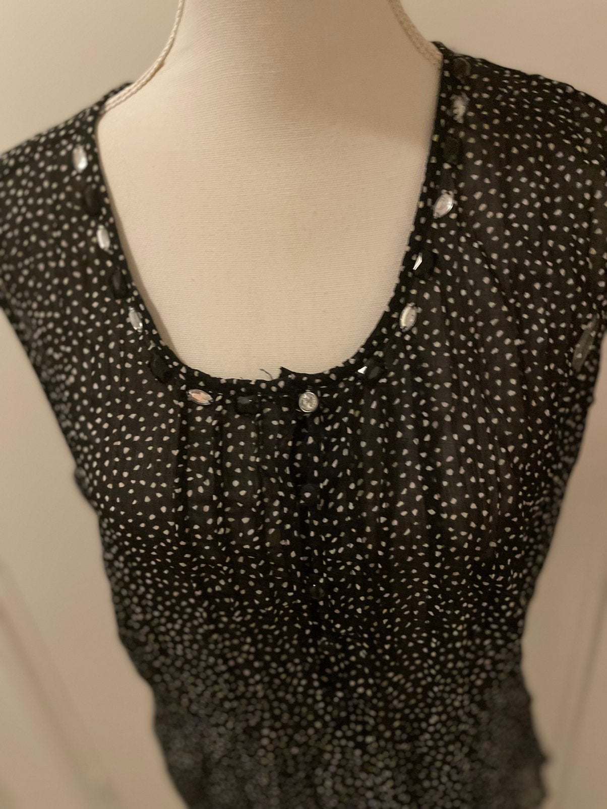 Top C&A blauw met witte stippen maat 48, Kleding | Dames, Tops, Maat 46/48 (XL) of groter, Zo goed als nieuw, Zonder mouw, Verzenden