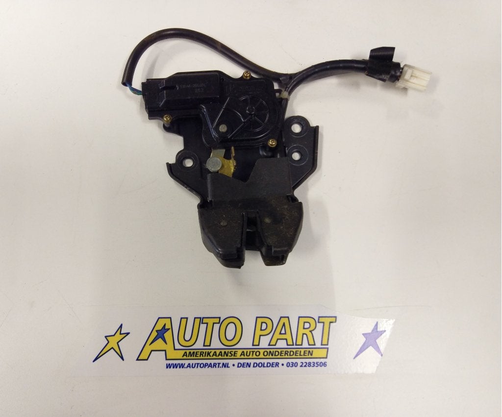 Chrysler 300C achterklep slotmechanisme 2005-2010, Gebruikt, PO Box 21-8004 | Auburn Hills, MI 48321-8004, Chrysler, Ophalen of Verzenden
