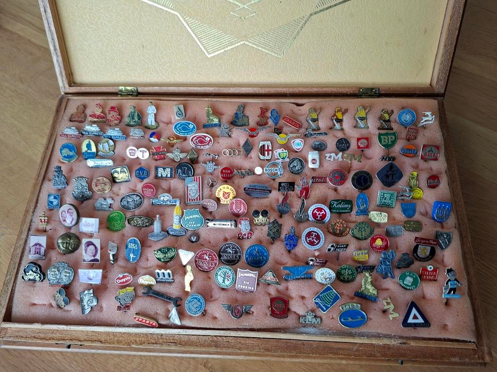 Verzameling vintage speldjes jaren '60 en '70, Ophalen of Verzenden, Gebruikt, Merk, Speldje of Pin