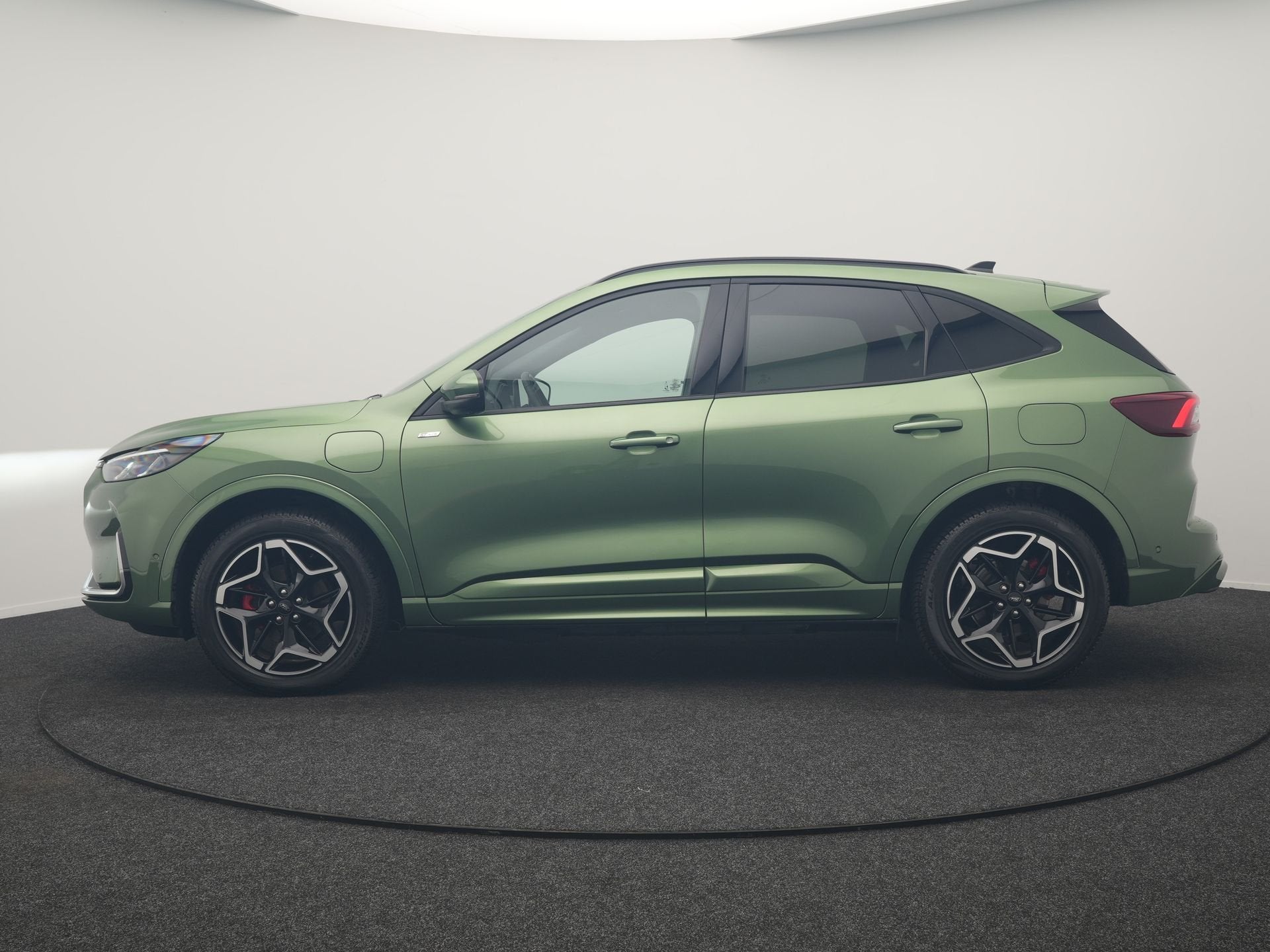Ford Kuga 2.5 PHEV ST-Line X FACELIFT 243pk | Trekhaak Af Fa, Auto's, Gebruikt, Zwart, 4 cilinders, Plug-in hybride