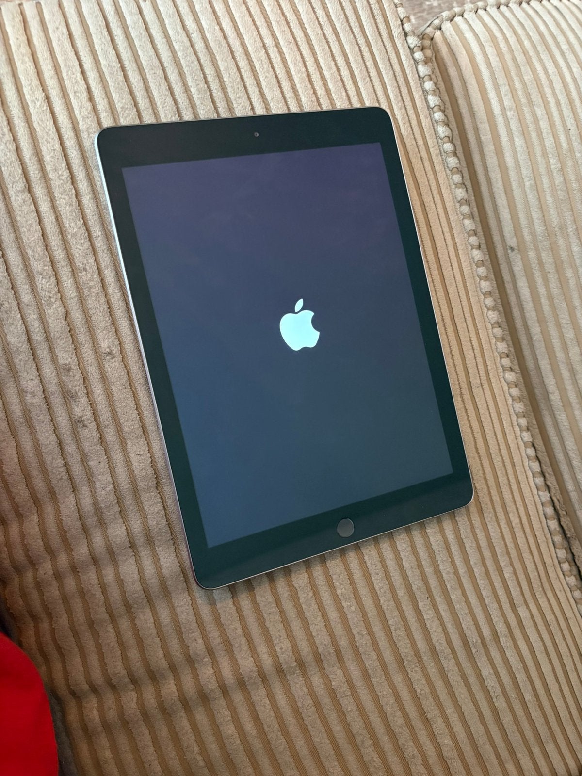 Apple iPad 6e generatie (A1893) – Defect, voor onderdelen, 32 GB, Apple iPad, Zo goed als nieuw, Ophalen