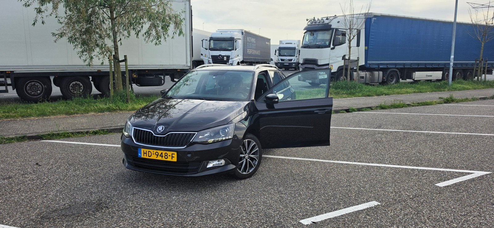 Skoda Fabia 1.2 TSI Business edition 2015, Auto's, 40 €/maand, 4 cilinders, Zwart, Origineel Nederlands