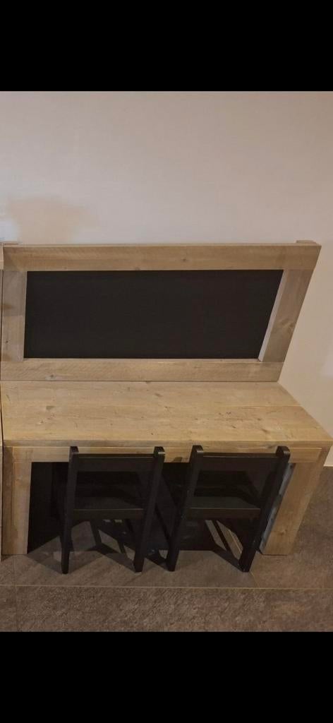Mooi steigerhouten speeltafel incl. Kijtbord en 2 stoeltjes, Kinderen en Baby's, Speelgoed | Speeltafels, Ophalen, Zo goed als nieuw