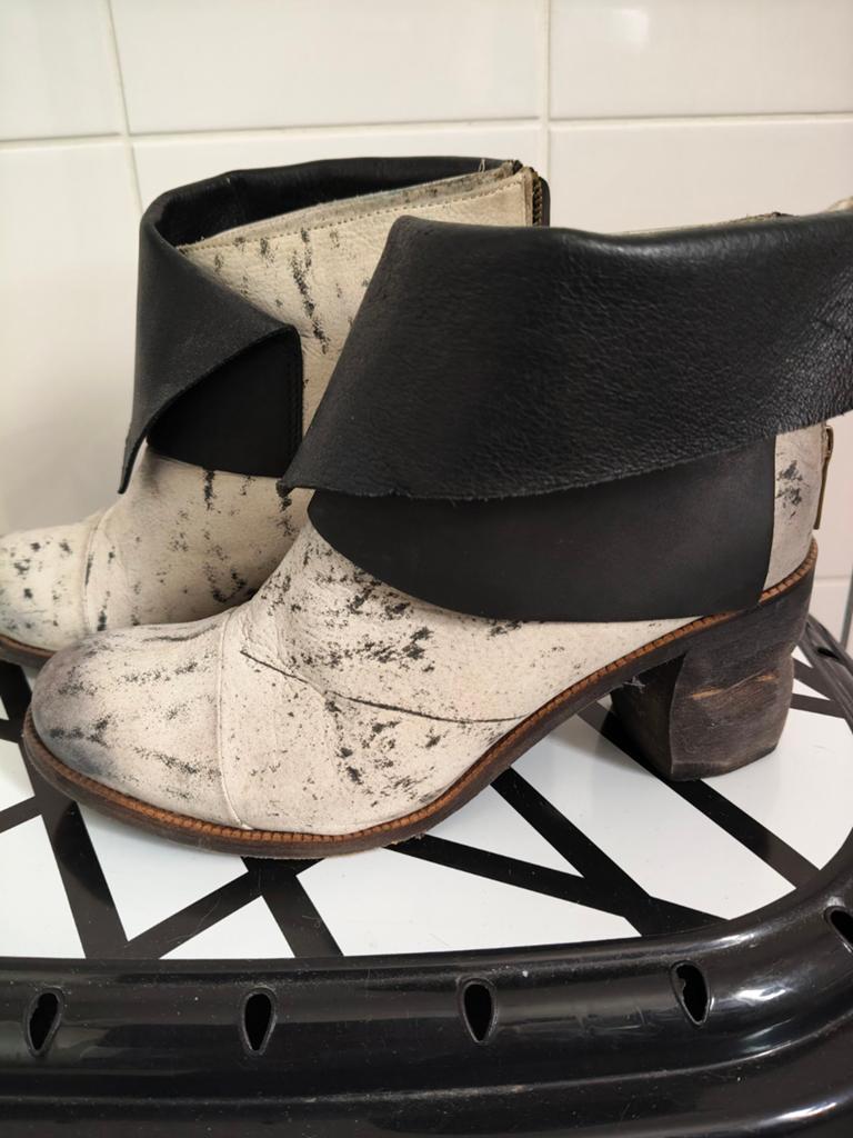 Unieke vintage-look enkellaarsjes met omslag, Kleding | Dames, Schoenen, Wit, Lage of Enkellaarzen, Ophalen of Verzenden, Onbekend