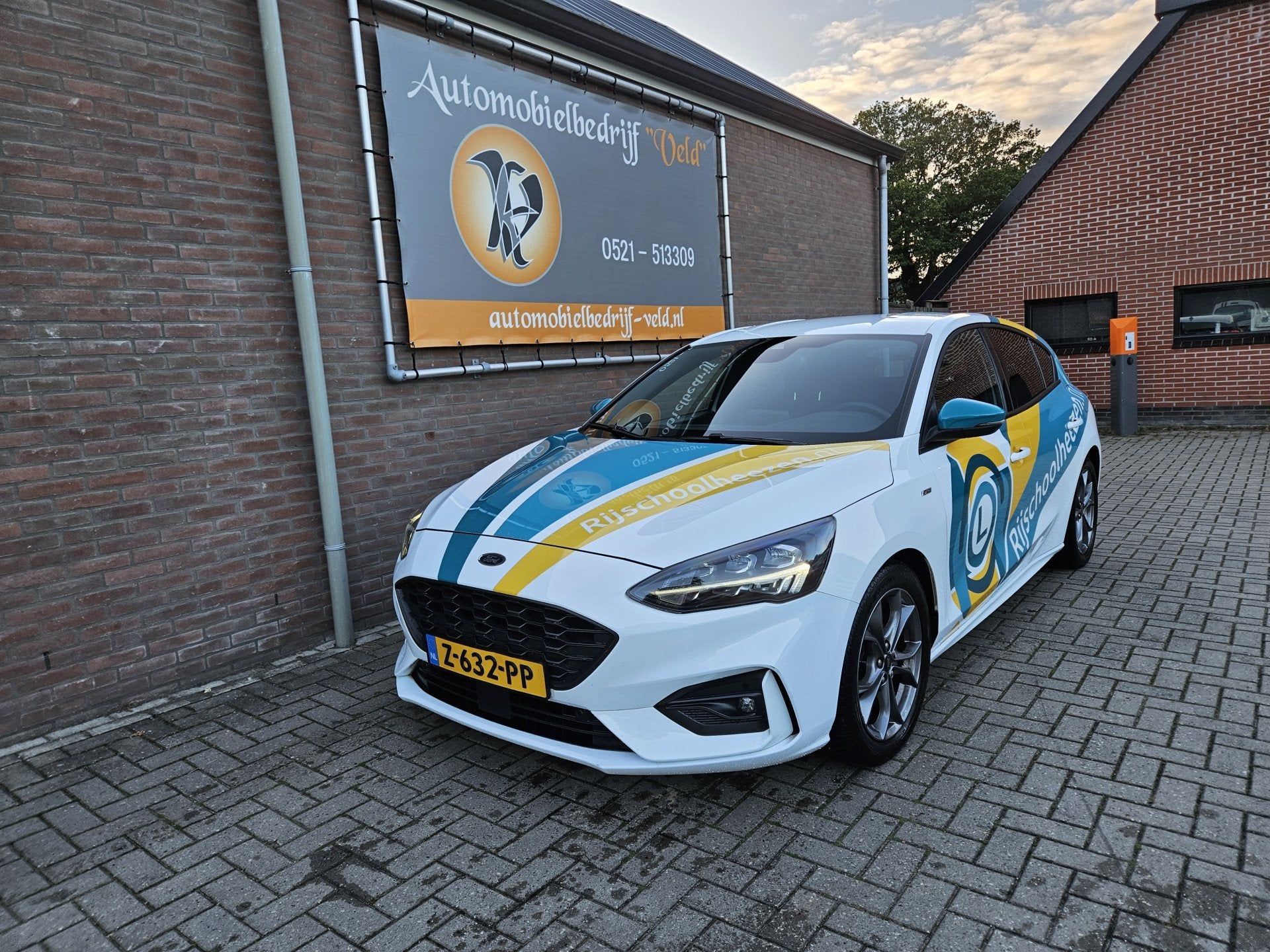 Ford Focus 1.0 EcoBoost Titanium X Business (motor probleem), Stof, Gebruikt, Wit, Bedrijf