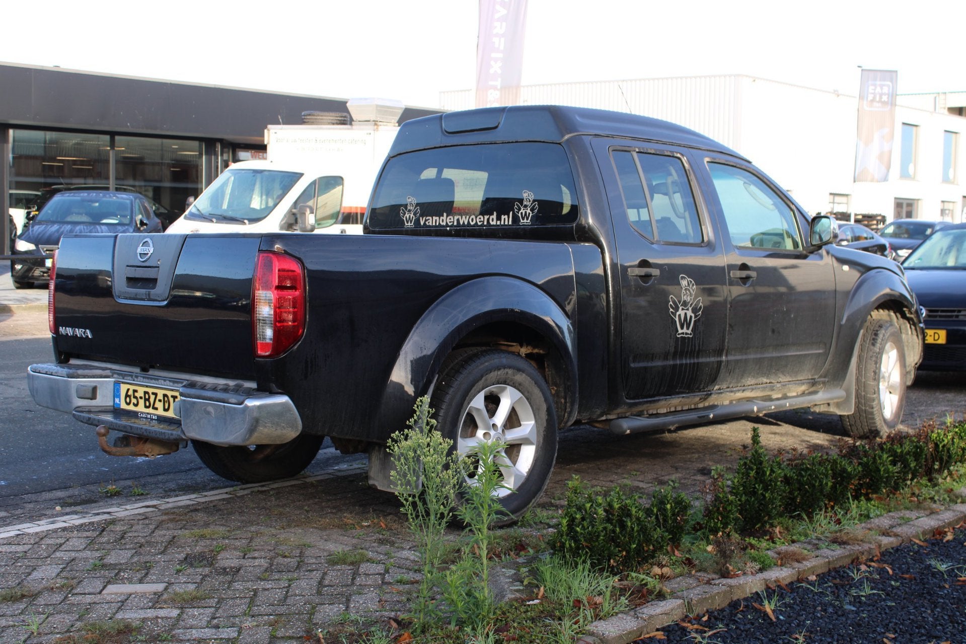 Nissan Navara 2.5 dCi LE Double Cab, APK 03-2027, Olie verbr, Auto's, Stof, Gebruikt, Zwart, 4 cilinders