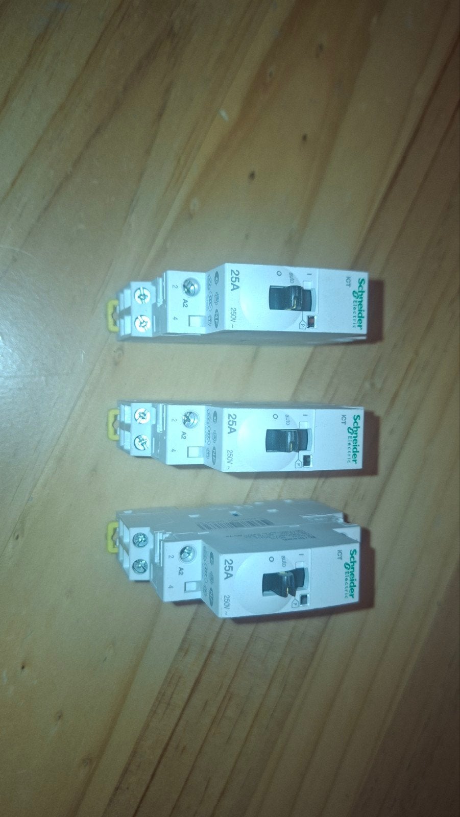 Schneider Electric ICT 25A 250V- schakelaars (3 stuks), Ophalen of Verzenden, Gebruikt, Schneider Electric, Schakelaar