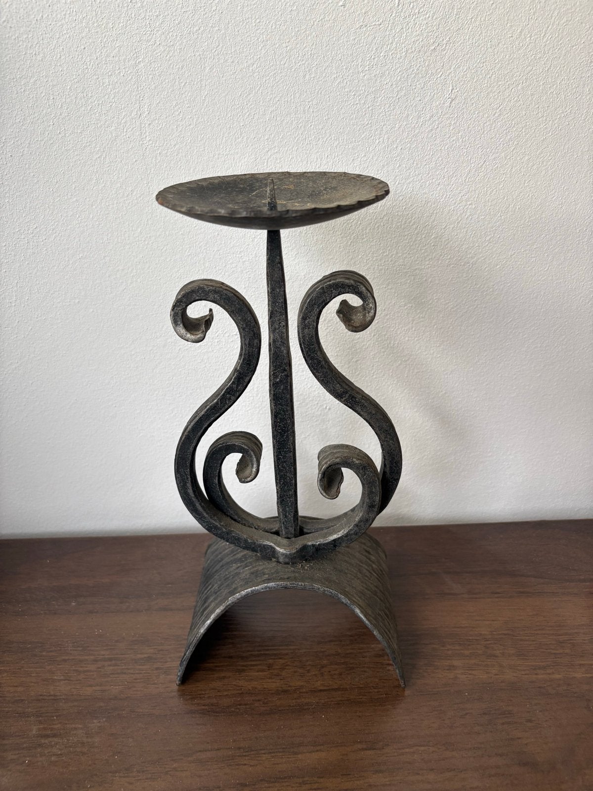 Antieke smeedijzeren kandelaar, Antiek en Kunst, Ophalen of Verzenden, Overige materialen