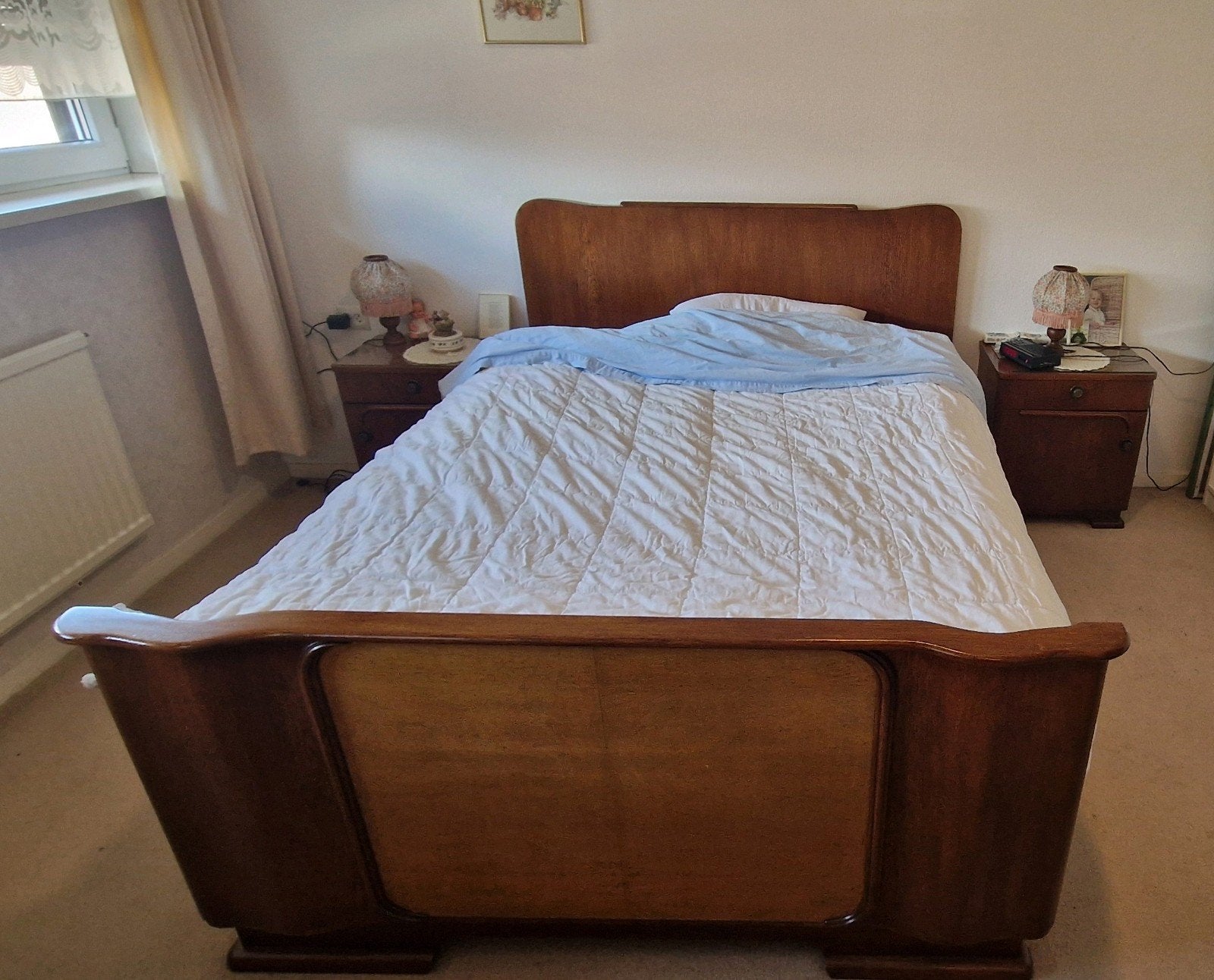ZEER MOOI ANTIEK BEWERKT BED MET SPIRAAL BODEM
AFMETING
LENG, Huis en Inrichting, Slaapkamer | Bedden, Ophalen, Bruin, Zo goed als nieuw