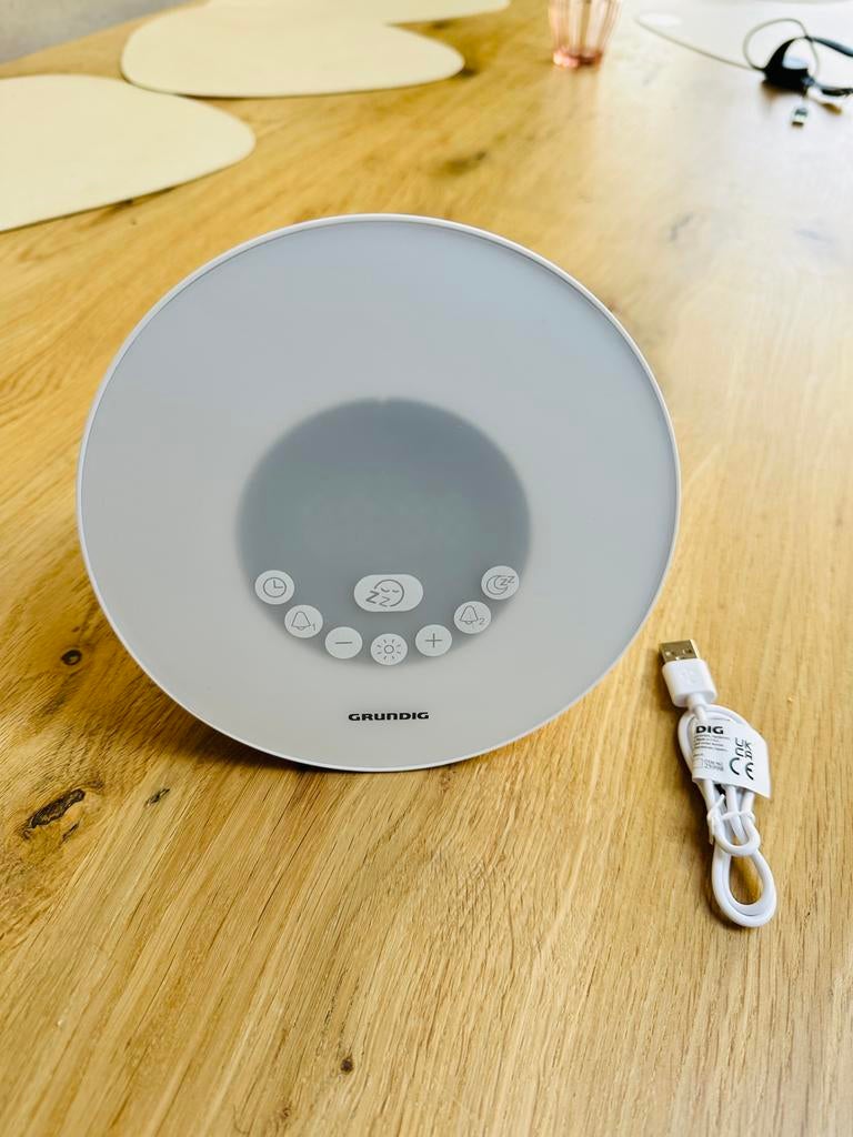 Grundig Wekker met Wake-up Light en USB-oplader, Witgoed en Apparatuur, Wekkers, Ophalen of Verzenden, Nieuw, Digitaal